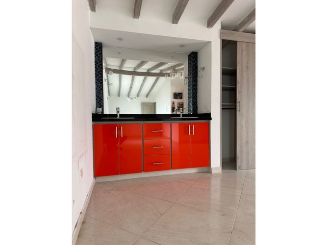 Apartamento de 3 alcobas en venta en Belén Rosales, Medellín, 155 m² · foto 2 de 16