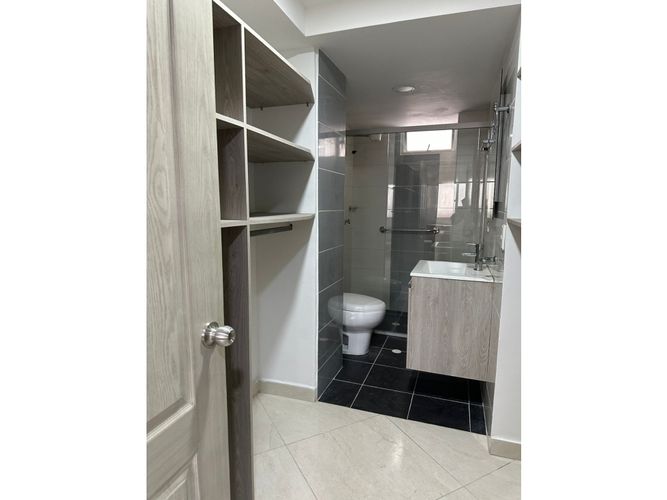 Apartamento de 3 alcobas en venta en Belén Rosales, Medellín, 155 m² · foto 8 de 16