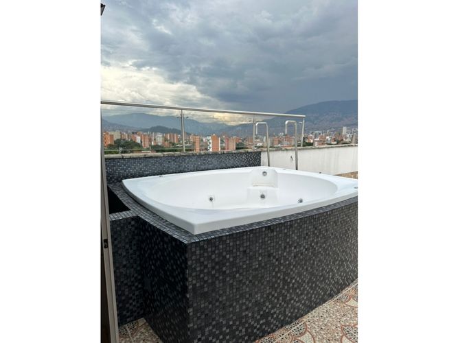 Apartamento de 3 alcobas en venta en Belén Rosales, Medellín, 155 m² · foto 16 de 16