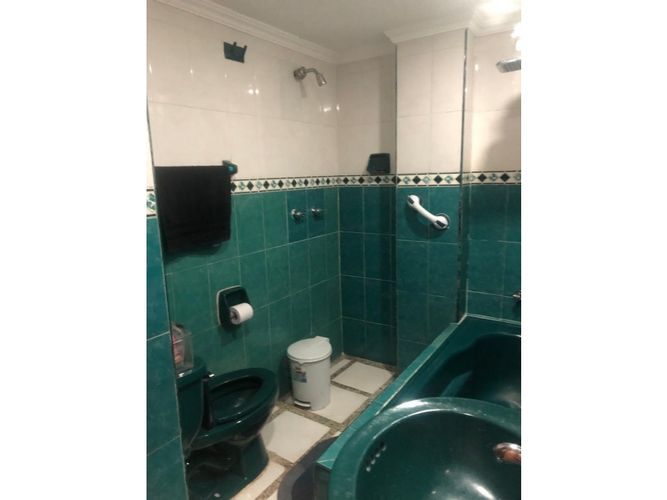 Casa de 5 alcobas en venta en Santa Lucia, Medellín, 265 m² · foto 5 de 16