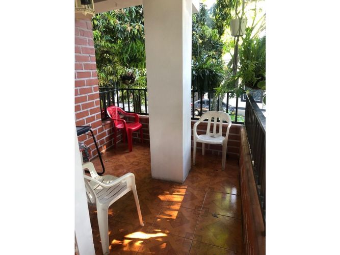 Casa de 5 alcobas en venta en Santa Lucia, Medellín, 265 m² · foto 9 de 16