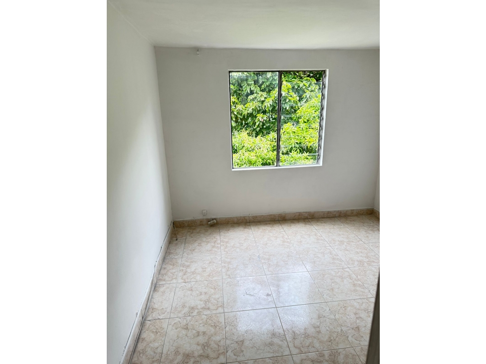 Apartamento en venta en La milagrosa, Medellín 2