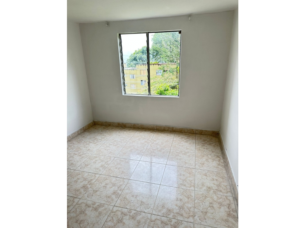 Apartamento en venta en La milagrosa, Medellín 4