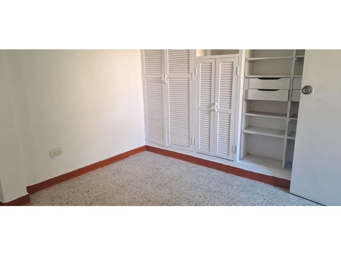 Casa de 5 alcobas en venta en Simon Bolivar, Medellín, 268 m² · foto 5 de 24