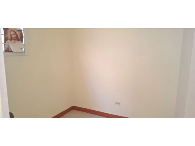 Casa de 5 alcobas en venta en Simon Bolivar, Medellín, 268 m² · foto 10 de 24
