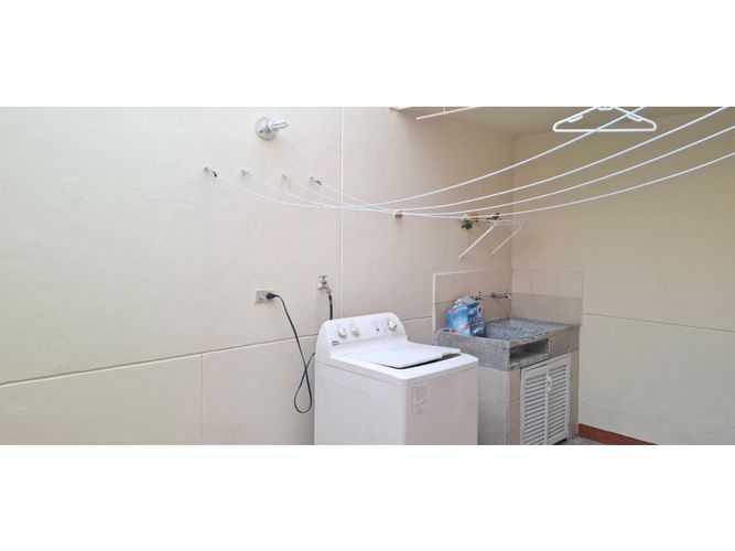 Casa de 5 alcobas en venta en Simon Bolivar, Medellín, 268 m² · foto 21 de 24