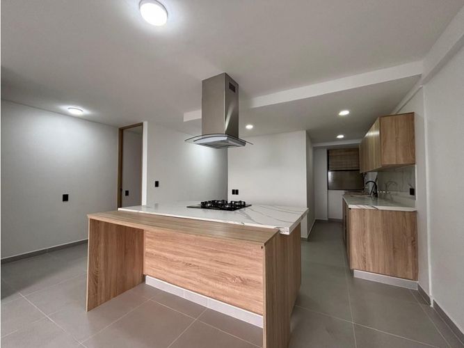 Apartamento de 3 alcobas en venta en Castropol, Medellín, 85 m² · foto 2 de 10