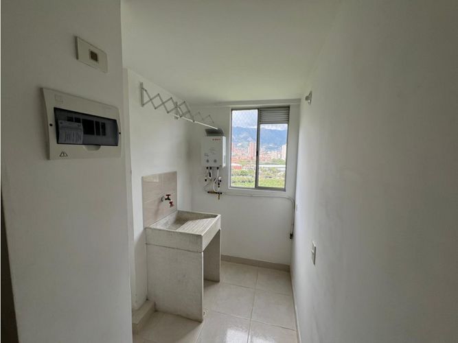 Apartamento de 3 alcobas en venta en La Gabriela, Bello, 62 m² · foto 5 de 13