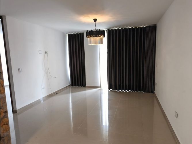Apartamento de 3 alcobas en venta en Las Lomitas, Sabaneta, 88 m² · foto 2 de 15