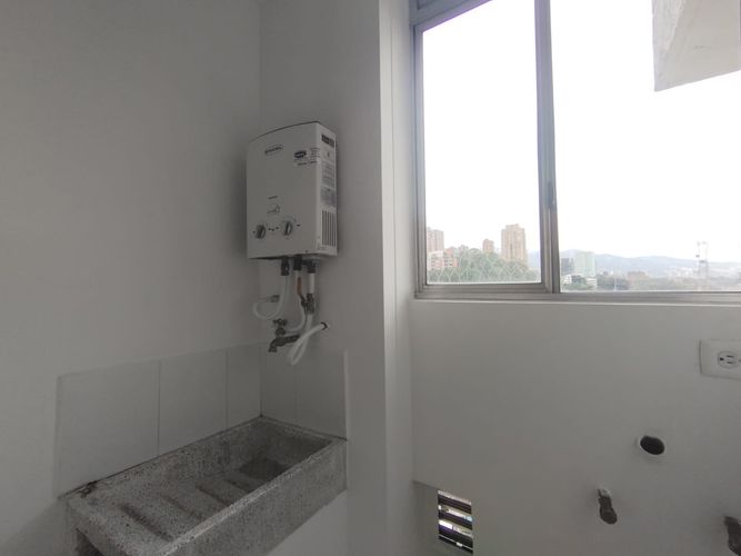 Apartamento de 2 alcobas en arriendo en El Poblado, Medellín, 56 m² · foto 14 de 19