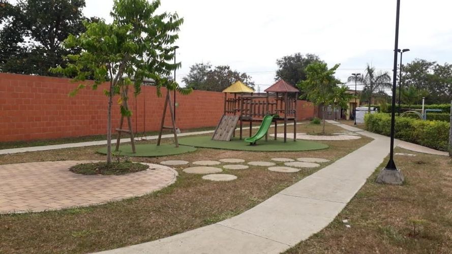 Casa de 3 alcobas en venta en Alfaguara, Jamundí, 92 m² · foto 2 de 24