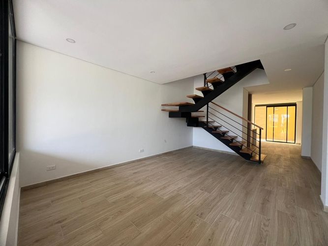 Casa de 3 alcobas en venta en Cota, 130 m² · foto 2 de 18