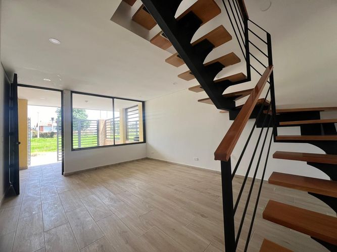 Casa de 3 alcobas en venta en Cota, 130 m² · foto 3 de 18