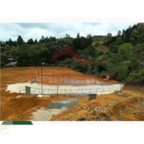 Lote en venta en La Clara, Guarne, 1834 m² · foto 3 de 8
