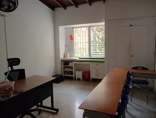 Oficina en venta en Laureles, Medellín, 790 m² · foto 3 de 16