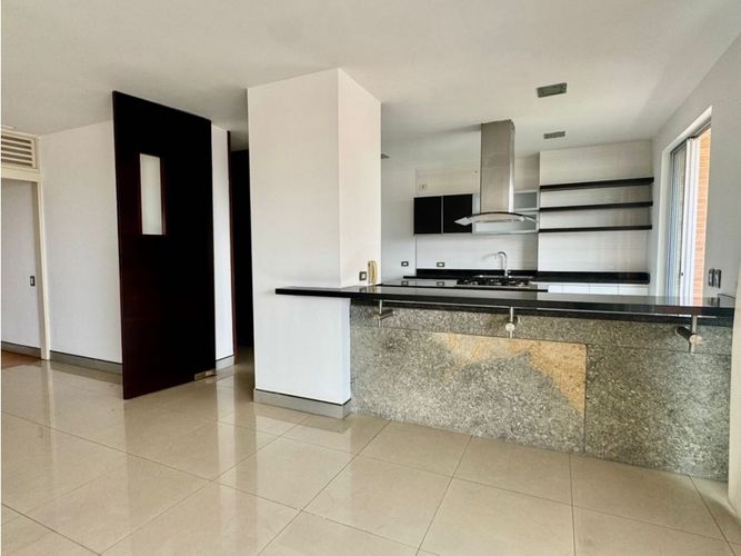 Apartamento de 3 alcobas en venta en Normandia, Cali, 212 m² · foto 4 de 14