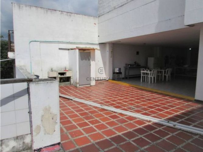 Edificio en venta en Colseguros, Cali, 666 m² · foto 19 de 24