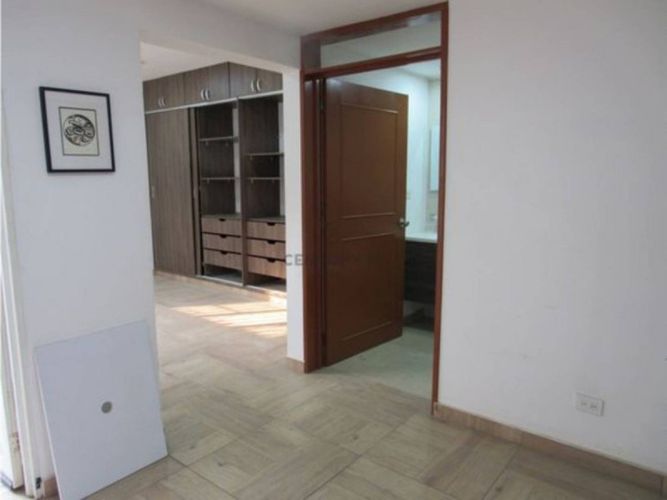 Casa de 7 alcobas en venta en Vipasa, Cali, 308 m² · foto 13 de 24