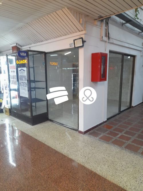Local en venta en La Candelaria, Medellín, 12 m² · foto 2 de 11
