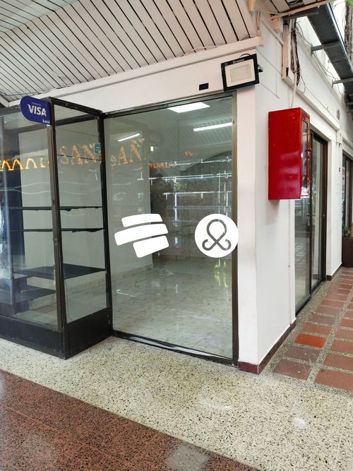 Local en venta en La Candelaria, Medellín, 12 m² · foto 10 de 11