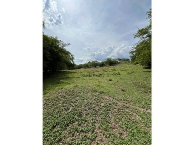 Lote en venta en La Rivera I, Cali, 16926 m² · foto 5 de 8
