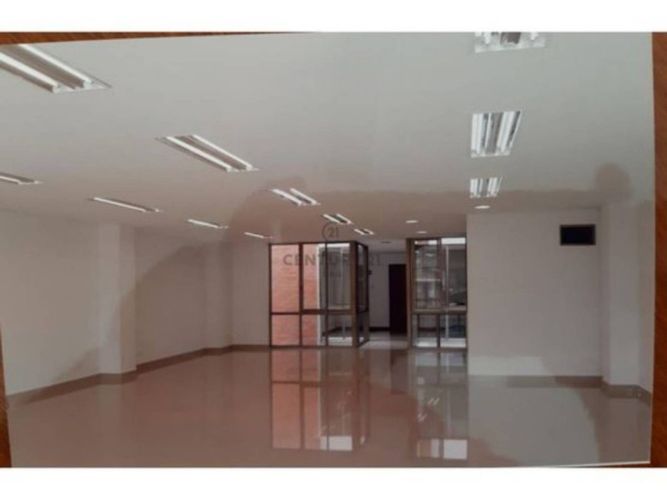 Edificio en arriendo en Los Libertadores, Cali, 1484 m² · foto 3 de 9
