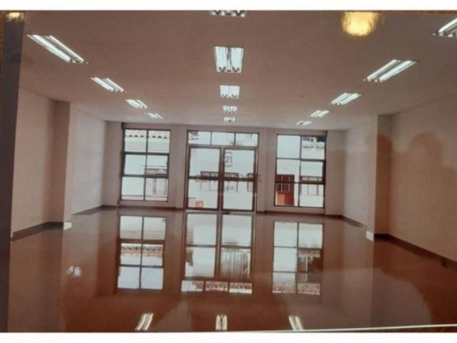 Edificio en arriendo en Los Libertadores, Cali, 1484 m² · foto 4 de 9