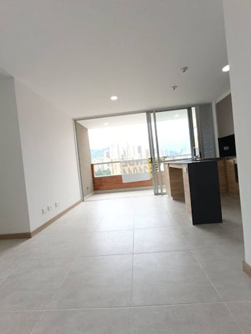 Apartamento en arriendo en La Doctora, Sabaneta · foto 2 de 11