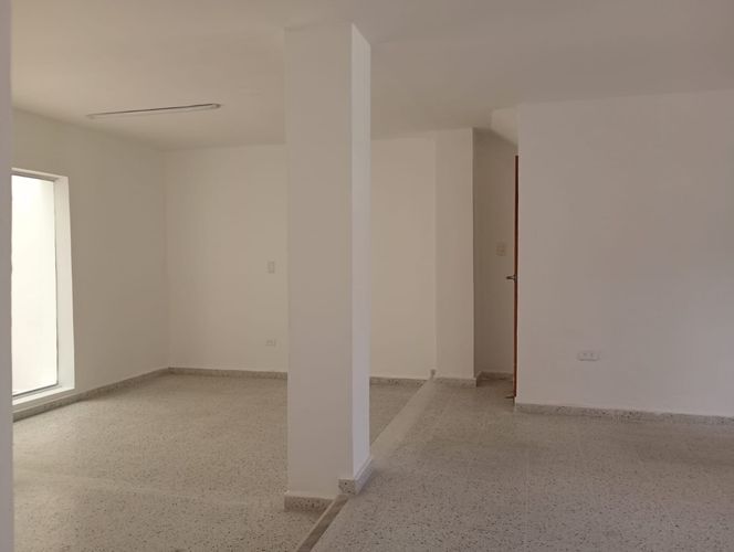 Oficina en arriendo en La Castellana, Medellín, 180 m² · foto 4 de 17