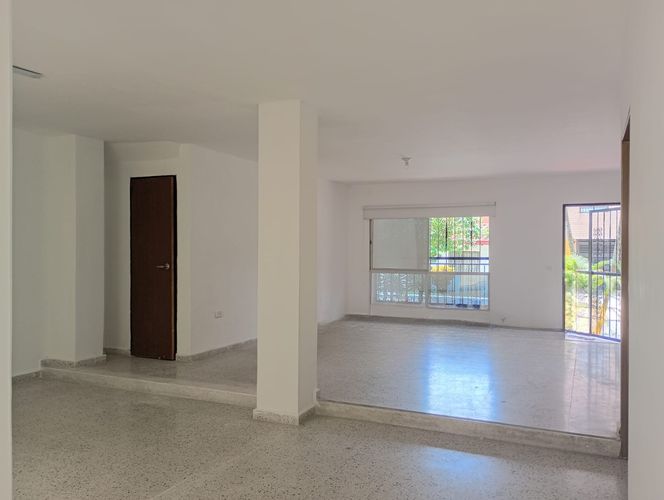 Oficina en arriendo en La Castellana, Medellín, 180 m² · foto 2 de 17