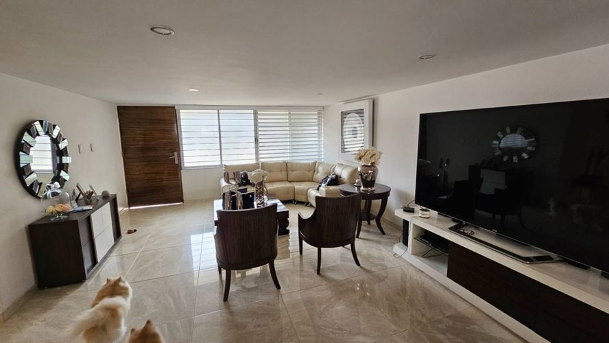 Casa de 6 alcobas en venta en Diamante 2, Bucaramanga, 400 m² · foto 3 de 15