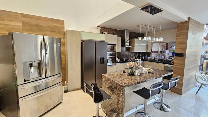 Casa de 6 alcobas en venta en Diamante 2, Bucaramanga, 400 m² · foto 10 de 15