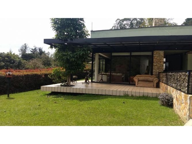Casa de 3 alcobas en venta en La Ceja, 250 m² · foto 3 de 24