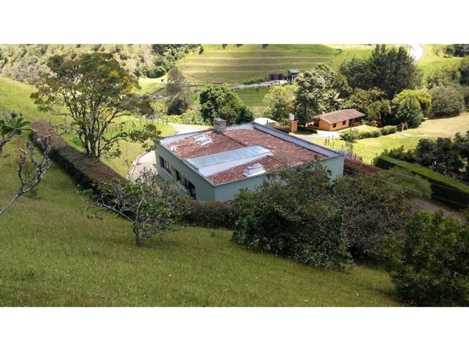 Casa de 3 alcobas en venta en La Ceja, 250 m² · foto 7 de 24