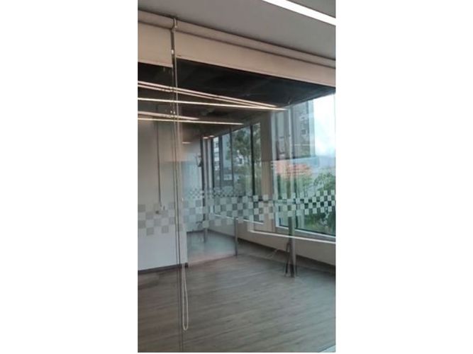 Oficina en arriendo en El Poblado, Medellín, 203 m² · foto 10 de 16