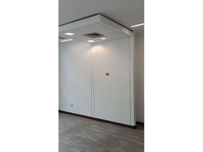 Oficina en arriendo en El Poblado, Medellín, 203 m² · foto 12 de 16