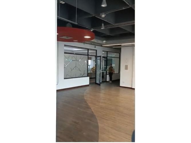 Oficina en arriendo en El Poblado, Medellín, 203 m² · foto 13 de 16