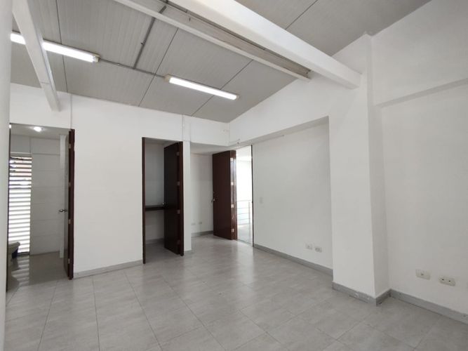 Oficina en arriendo en Granada, Cali, 30 m² · foto 6 de 12