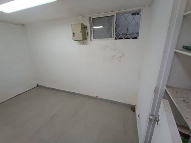 Casa de 12 alcobas en venta en La Aguacatala, Medellín, 400 m² · foto 2 de 24