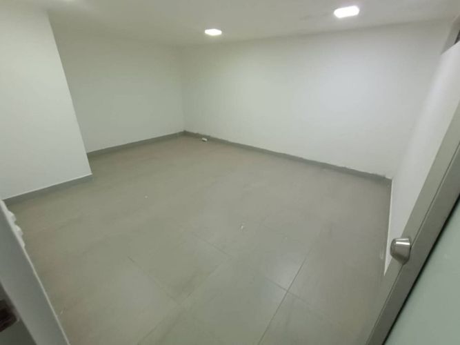 Casa de 12 alcobas en venta en La Aguacatala, Medellín, 400 m² · foto 3 de 24