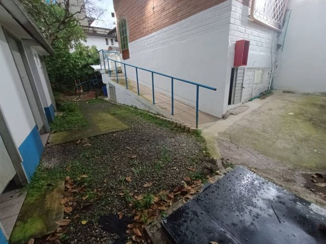 Casa de 12 alcobas en venta en La Aguacatala, Medellín, 400 m² · foto 16 de 24