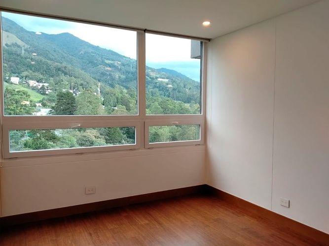 Apartamento de 3 alcobas en arriendo en El Poblado, Medellín, 259 m² · foto 17 de 19