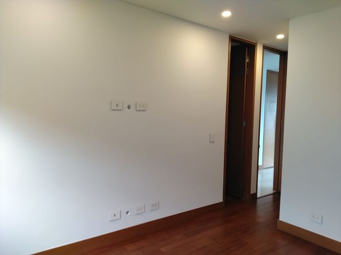 Apartamento de 3 alcobas en arriendo en El Poblado, Medellín, 259 m² · foto 16 de 19