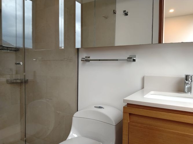 Apartamento de 3 alcobas en arriendo en El Poblado, Medellín, 259 m² · foto 19 de 19