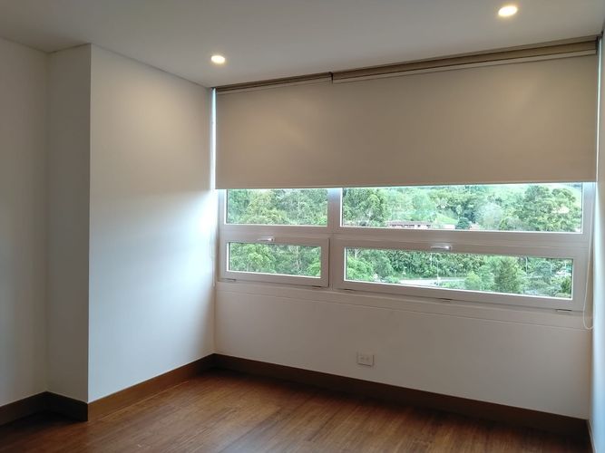 Apartamento de 3 alcobas en arriendo en El Poblado, Medellín, 259 m² · foto 14 de 19