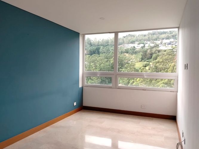 Apartamento de 3 alcobas en arriendo en El Poblado, Medellín, 259 m² · foto 15 de 19