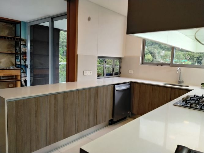 Apartamento de 3 alcobas en arriendo en El Poblado, Medellín, 259 m² · foto 8 de 19