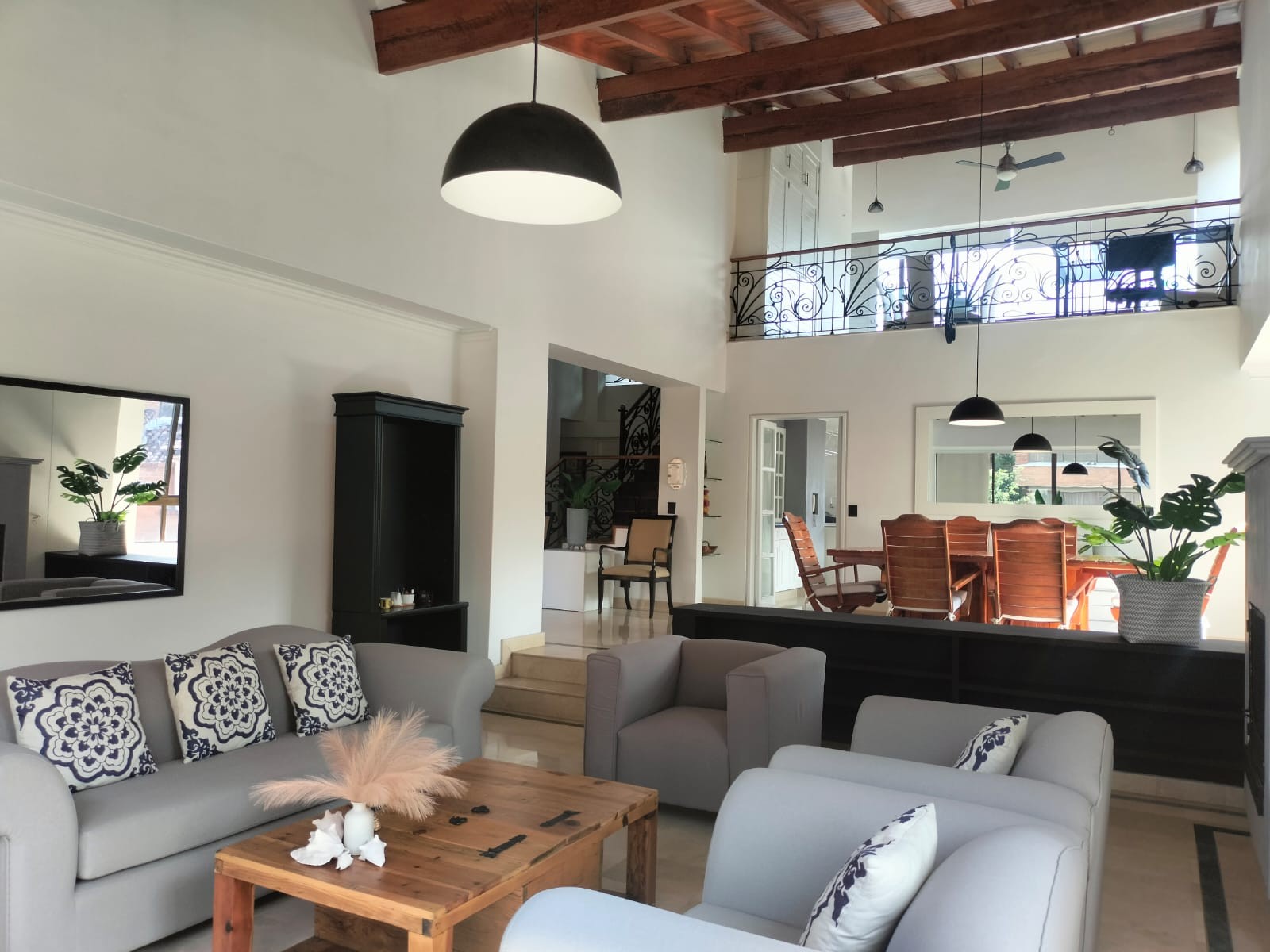 Apartamento en arriendo en El Poblado, Medellín · foto 2 de 19