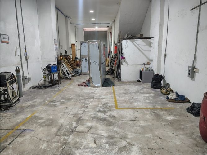 Bodega en arriendo en Boston, Medellín, 270 m² · foto 3 de 11