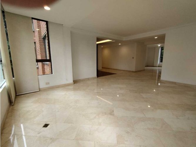 Apartamento de 4 alcobas en arriendo en Alejandría, Medellín, 210 m² · foto 2 de 24